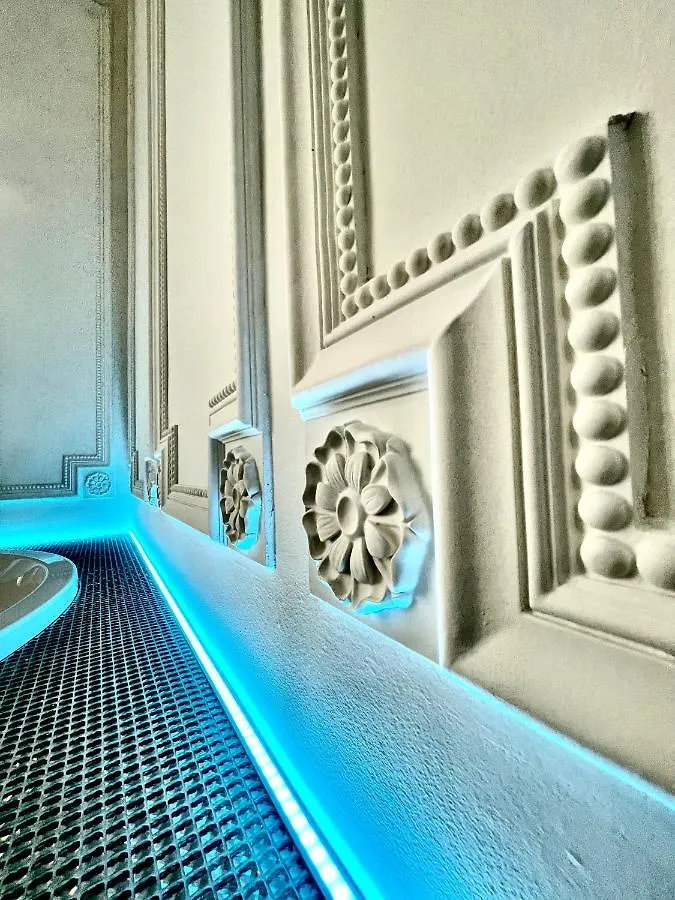 Enzo Capo Jacuzzi Andrassy Apartment Budapest