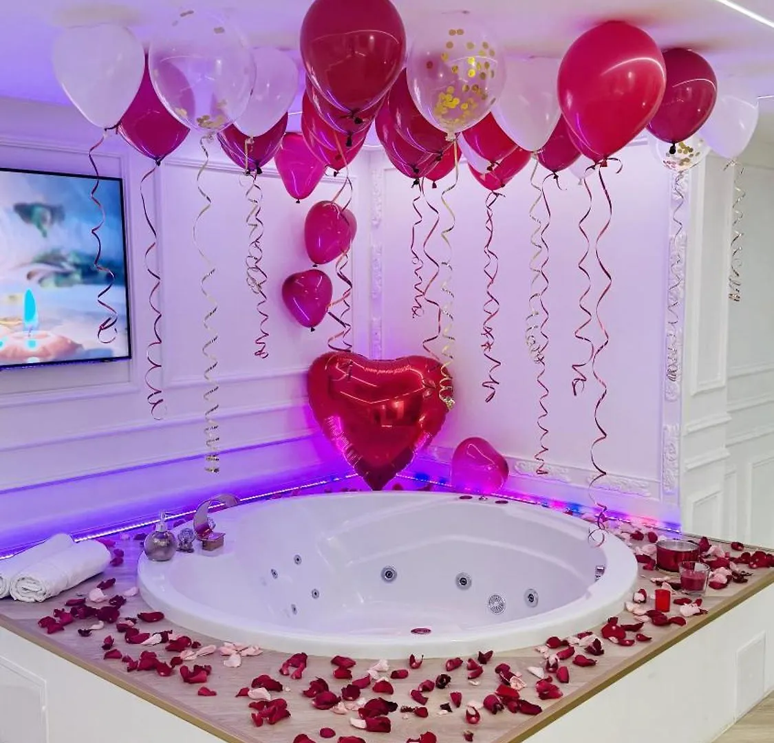 Enzo Capo Jacuzzi Andrassy Apartment Budapest