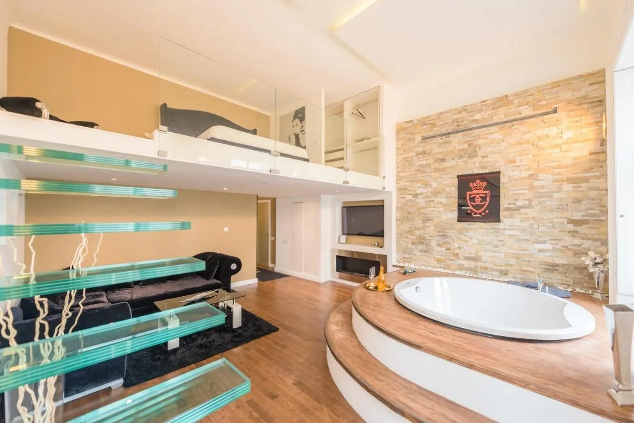Apartament Enzo Capo Jacuzzi Andrassy Budapeszt 0*,  Węgry